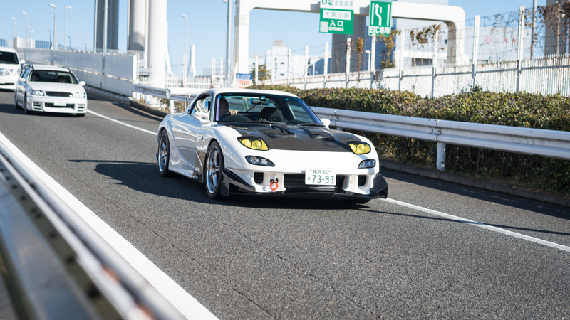 Yellow lights on a RX-7